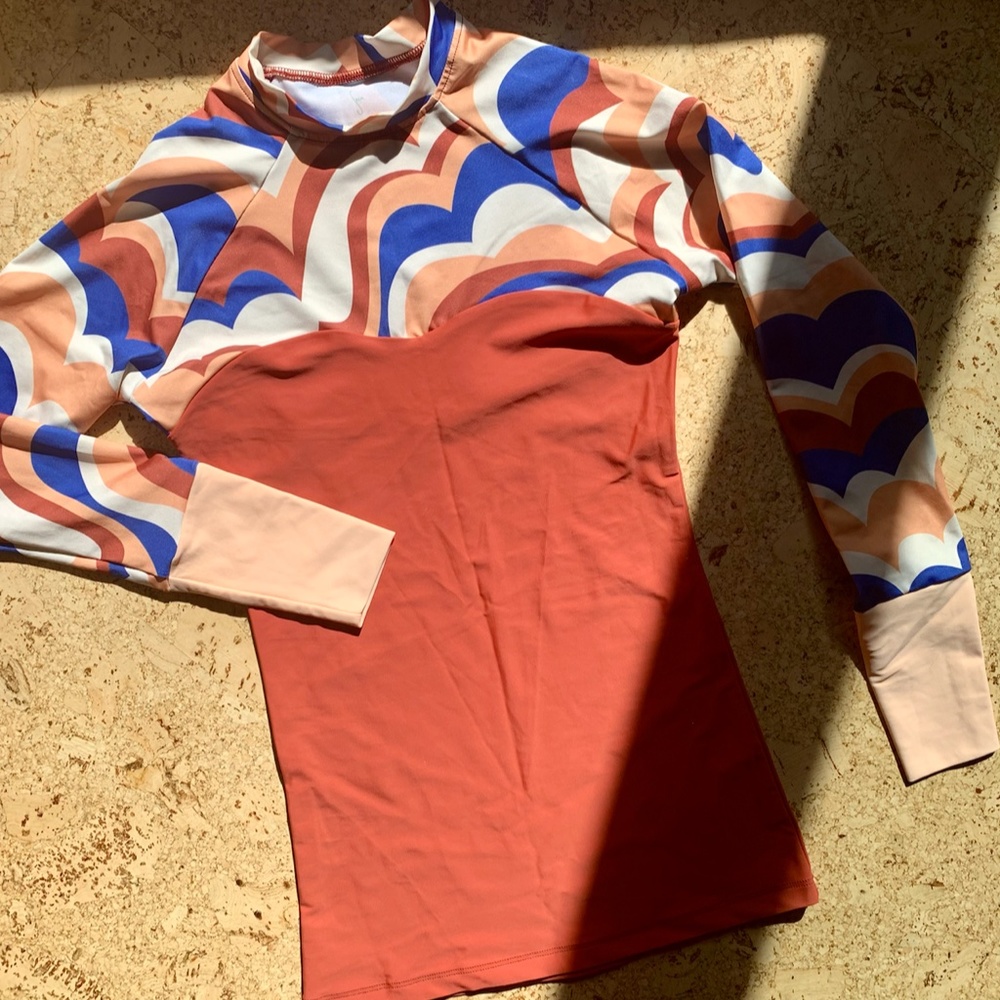 New Seea Rashguard, Size Small, Multi-Colored - image 1